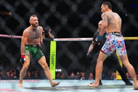 Травма на старте: Конор Макгрегор снова терпит неудачу в UFC 329